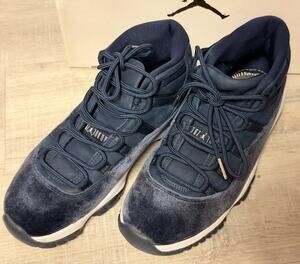 Air Jordan 11 Midnight Navy Velvet Women’s Size 8 EUC